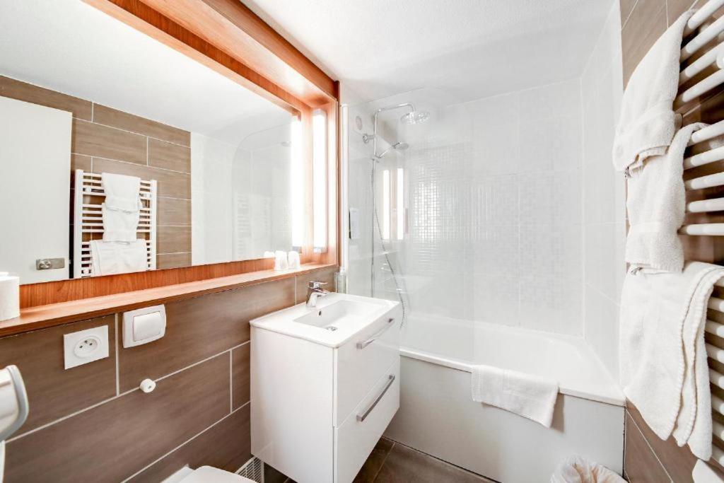 Brit Hotel Confort Nancy Lunéville Kültér fotó